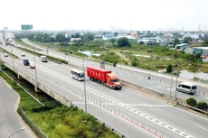 Khi sơ tuyển nhà đầu tư 5 dự án thành phần thuộc Dự án cao tốc
Bắc - Nam phía Đông, hồ sơ mời sơ tuyển chưa có các tiêu chí đánh giá năng lực,
kinh nghiệm về quản lý, vận hành, bảo trì. Ảnh: Nhã Chi