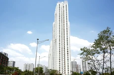 Doanh nghiệp bất động sản gặp nhiều khó khăn khi dự án bị chậm,
dịch Covid-19 khiến doanh thu giảm, hàng tồn kho tăng, trong khi vẫn phải trả
các chi phí khác. Ảnh: Lê Tiên