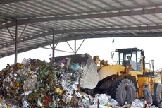 Khu xử lý chất thải tập trung Tóc Tiên (Bà Rịa - Vũng Tàu)
có 11 dự án xử lý chất thải đã đi vào hoạt động nhưng công nghệ lạc hậu, năng
suất xử lý không cao. Ảnh: Linh Nga