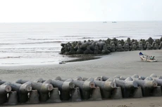 Gói thầu số 01 Xây dựng kè chống sạt lở bờ biển khu vực Hòn
Quéo (Kiên Giang) thu hút nhiều nhà thầu có kinh nghiệm trong xây lắp hạ tầng
giao thông cùng cạnh tranh. Ảnh: Nhã Chi