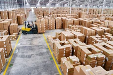 Trong khó khăn, các doanh nghiệp cần có sự thay đổi linh hoạt trong chiến lược sản xuất, kinh doanh. Ảnh: Đinh Quang Tuấn