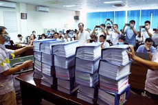 Trong số 139 nhà thầu mua hồ sơ mời thầu, có 15 nhà thầu nộp hồ sơ dự thầu 5 gói thầu xây lắp với tổng giá gói thầu hơn 8.410 tỷ đồng. Ảnh: Lê Tiên