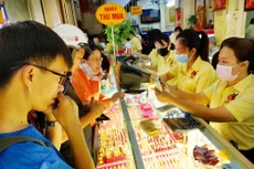 Tính đến 16 giờ ngày 24/8, giá vàng giao ngay trên sàn giao dịch Kitco đã tăng gần 27% so với đầu năm 2020. Ảnh: Song Lê