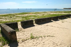 Dự án Đầu tư xây dựng 18 cống trên tuyến đê biển, ven biển tỉnh
Kiên Giang có tổng mức đầu tư dự kiến 1.484 tỷ đồng. Ảnh: Nhã Chi