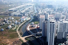 Nhiều dự án bất động sản TP.HCM bị đóng băng do sự bất cập của
các thủ tục đầu tư xây dựng đối với dự án nhà ở có quỹ đất hỗn hợp. Ảnh: Lê
Tiên