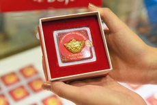 Giá vàng thế giới phụ thuộc vào rất nhiều yếu tố, trong đó
có tình hình dịch Covid-19, khả năng hồi phục của các nền kinh tế. Ảnh: Thảo
Ngân