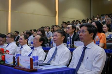 Lãnh đạo Bộ KHCN và TP. Đà Nẵng, các đại biểu tại Ngày hội khởi nghiệp đổi mới sáng tạo Đà Nẵng - SURF 2024
