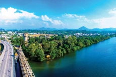 Bờ Nam Sông Hương, tỉnh Thừa Thiên Huế