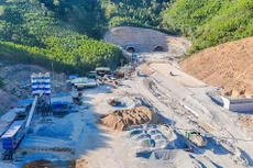 Hạng mục hầm đang được thi công trên tuyến cao tốc Quảng Ngãi - Hoài Nhơn