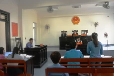 Phiên tòa xét xử người lao động kiện doanh nghiệp đòi tiền lương và BHXH