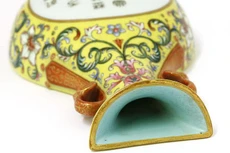 Bình cổ của Hoàng đế Càn Long: Vốn “rẻ như cho”, bất ngờ bán lại được hơn 14 tỷ đồng