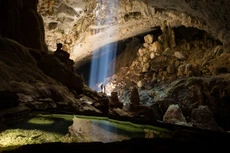 Ngỡ ngàng trước vẻ đẹp của Hang động tráng lệ nhất châu Á