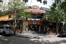 Nhà hàng kinh doanh trong dự án khu đô thị Đông Nam đường Trần Duy Hưng (Ảnh: ANTĐ).