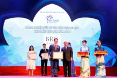 Ông Christopher Lajus nhận giải doanh nghiệp đầu tư vào lĩnh vực du lịch Hàng đầu Việt Nam 2019