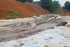 Hồ sinh học chứa phân gà của Công ty Hòa Phát Phú Thọ gây ô nhiễm môi trường, khiến người dân bức xúc