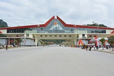 Ngày 6/12/2019, đấu giá quyền thuê văn phòng làm việc tại Tòa nhà Cửa khẩu Hữu Nghị (tỉnh Lạng Sơn)