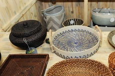 Hàng gia dụng thủ công mỹ nghệ xuất khẩu làm từ cói của Công ty TNHH Mây tre Hà Linh được công nhận sản phẩm công nghiệp chủ lực của Thành phố năm 2019. Ảnh Internet