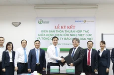 Quang cảnh lễ ký Bảo hiểm Bảo Việt hợp tác bảo lãnh viện phí cùng Bệnh viện Việt Đức