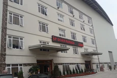 Tắc đầu ra sản phẩm, Hanaka xin chỉ định thầu