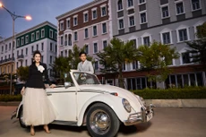 Đại lộ Úc Phi nằm giữa tổ hợp Sun Plaza Grand World và dãy nhà phố thương mại của khu nghỉ dưỡng Sun Premier Village Ha Long Bay