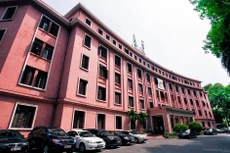 8 cá nhân thuộc Bộ Kế hoạch và Đầu tư được tặng thưởng Huân chương Lao động vì đã có thành tích xuất sắc trong quá trình công tác, góp phần vào sự nghiệp xây dựng chủ nghĩa xã hội và bảo vệ Tổ quốc. Ảnh: Lê Tiên.