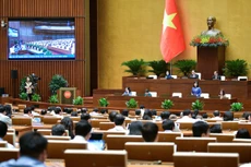 Khắc phục bất cập do thiếu thuốc, thiết bị y tế: Cần cơ chế bảo đảm quyền lợi cho người tham gia BHYT