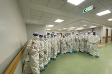 Đoàn nhân viên y tế của Bệnh viện E Trung ương được cử vào TP.HCM hỗ trợ điều trị bệnh nhân Covid-19 nặng và nguy kịch tại Bệnh viện Hồi sức Covid-19 (TP. Thủ Đức)