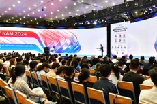 Bộ trưởng Bộ Kế hoạch và Đầu tư Nguyễn Chí Dũng thông tin về sự sẵn sàng của Việt Nam trong việc nắm bắt cơ hội phát triển các ngành công nghiệp mới, trong đó có trí tuệ nhân tạo và bán dẫn 