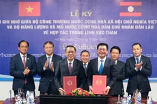 Lễ ký kết hợp tác trong lĩnh vực than giữa Bộ Công Thương Việt Nam với Bộ Năng lượng và Mỏ Lào (ảnh: CT)