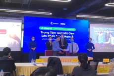 Đại diện Trung tâm Đổi mới sáng tạo Quốc gia thuộc Bộ Kế hoạch và Đầu tư và đại diện Công ty Giải mã gen Genetica đã ký biên bản hợp tác phát triển một Trung tâm giải mã gen lớn nhất Đông Nam Á đặt tại Việt Nam