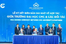 Lãnh đạo Bộ Kế hoạch và Đầu tư cùng đại diện các cơ quan chứng kiến lễ ký kết Thỏa thuận hợp tác thúc đẩy đổi mới sáng tạo và chuyển đổi số 