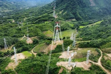 Đường dây 500kV Monsoon - Thạnh Mỹ, đoạn trên lãnh thổ Việt Nam (ảnh: Toàn Thắng)