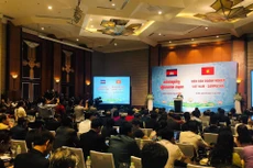 Thủ tướng Chính phủ Nguyễn Xuân Phúc phát biểu tại Diễn đàn Doanh nghiệp Việt Nam - Campuchia chiều 6/12, tại Hà Nội