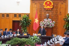 Thủ tướng yêu cầu cần tiếp tục củng cố thể chế, chính sách tốt hơn, có lợi cho sản xuất, cho người dân phát triển ngành công nghiệp ô tô (Ảnh: CP)