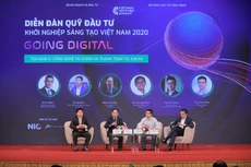 Đại diện Ví MoMo (thứ 2 từ trái sang) tham gia Phiên thảo luận trong khuôn khổ VVS2020 do Bộ Kế hoạch và Đầu tư phối hợp với các đơn vị tổ chức ngày 25/11/2020.