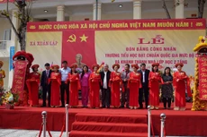 Cắt băng khánh thành khu Nhà lớp học Trường Tiểu học Xuân Lập 