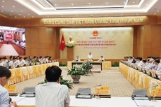 Thủ tướng Chính phủ Nguyễn Xuân Phúc phát biểu khai mạc Hội nghị trực tuyến toàn quốc về thúc đẩy phân bổ và giải ngân vốn đầu tư công năm 2019. Ảnh: Minh Thư