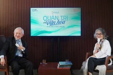 Giáo sư Phan Văn Trường cùng người sáng lập IPA Group Phạm Minh Hương trò chuyện về quản trị bằng văn hóa với các nhân sự chủ chốt của Tập đoàn