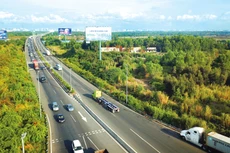 Mỗi năm Ngân hàng Phát triển châu Á dành khoảng 8 tỷ USD cho vay/tài trợ vốn tại các dự án, trong đó 80% vốn dành cho công trình, 20% dành cho hàng hóa và dịch vụ tư vấn. Ảnh: Lê Tiên