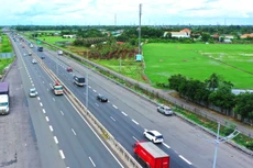Phó Thủ tướng Chính phủ Trần Hồng Hà đề nghị, VEC chủ động đề xuất phương án mở rộng các đoạn tuyến cao tốc Bắc - Nam phía Đông, gửi Bộ Xây dựng trong ngày 2/6/2025. Ảnh: Lê Tiên