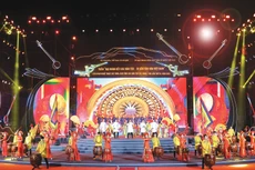 Tại Việt Nam, tinh thần đại đoàn kết dân tộc đã trở thành ngọn cờ dẫn lối, quy tụ lòng dân, tạo nên những thành tựu cho đất nước. Ảnh: Hoàng Hiếu