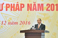 Thủ tướng mong ngành tư pháp, với vai trò “gác cửa”, thẩm tra, cần tập trung tháo gỡ “điểm nghẽn” về thể chế.