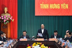 "Hưng Yên là quê hương của đồng chí TBT Nguyễn Văn Linh, quê hương đổi mới sáng tạo thì phải dám nghĩ, dám làm, dám chịu trách nhiệm, đi đầu trong một số việc để phát triển tỉnh nhà", Thủ tướng nói. 