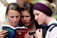 Tổng thu du lịch ước đạt 400.000 tỷ đồng