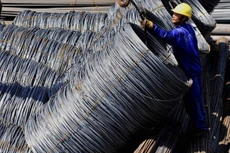 Tìm giải pháp bảo vệ doanh nghiệp sản xuất thép trong nước