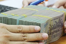 Thủ tướng giao các ngành chức năng phối hợp với Bộ Công an tìm ra thủ phạm, những kẻ tung tin đồn nhảm làm ảnh hưởng đến môi trường đầu tư, kinh tế vĩ mô. Ảnh: Tường Lâm 