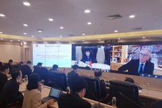 Cuộc điện đàm giữa Bộ trưởng Nguyễn Chí Dũng và Cựu Thủ tướng Anh Tony Blair theo hình thức trực tuyến. Ảnh: Minh Thư