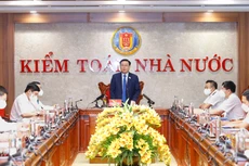 Chủ tịch Quốc hội Vương Đình Huệ đề nghị Kiểm toán Nhà nước xây dựng kế hoạch kiểm toán năm 2022 đi sâu vào vấn đề trọng tâm, tháo gỡ các điểm nghẽn hiện nay để sau đại dịch phục vụ phát triển kinh tế, xã hội - ảnh Thành Chung