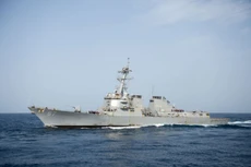 Tàu USS Mason ngoài khơi Yemen. Ảnh: usni.org