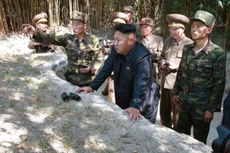 Ông Kim Jong-un đến thăm một đơn vị tiền tuyến của Triều Tiên hôm 16/7. Ảnh:CNN.